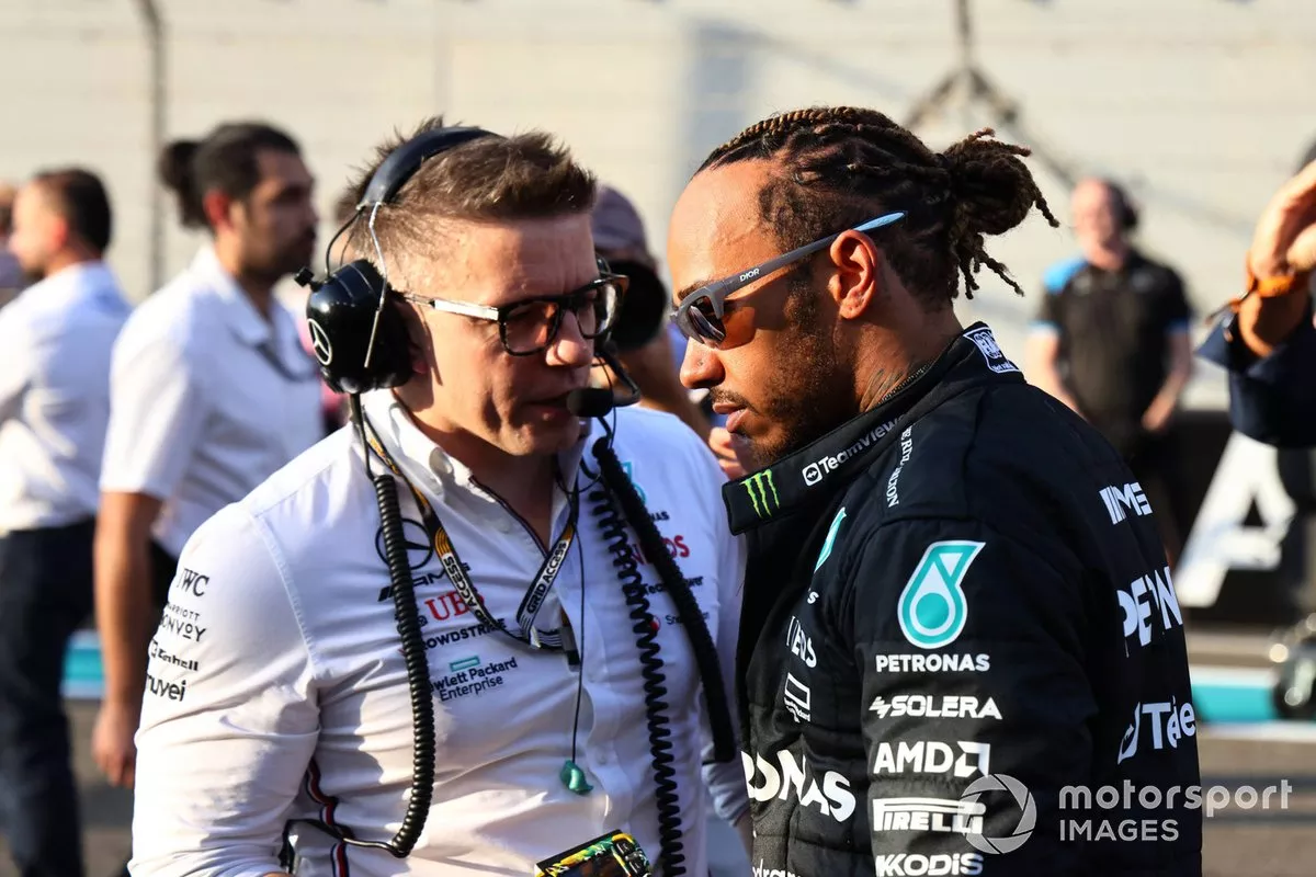 Lewis Hamilton wants to bring Peter 'Bono' Bonnington and Andrew Shovlin with him