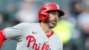 Rockies acquire veteran outfielder from Phillies